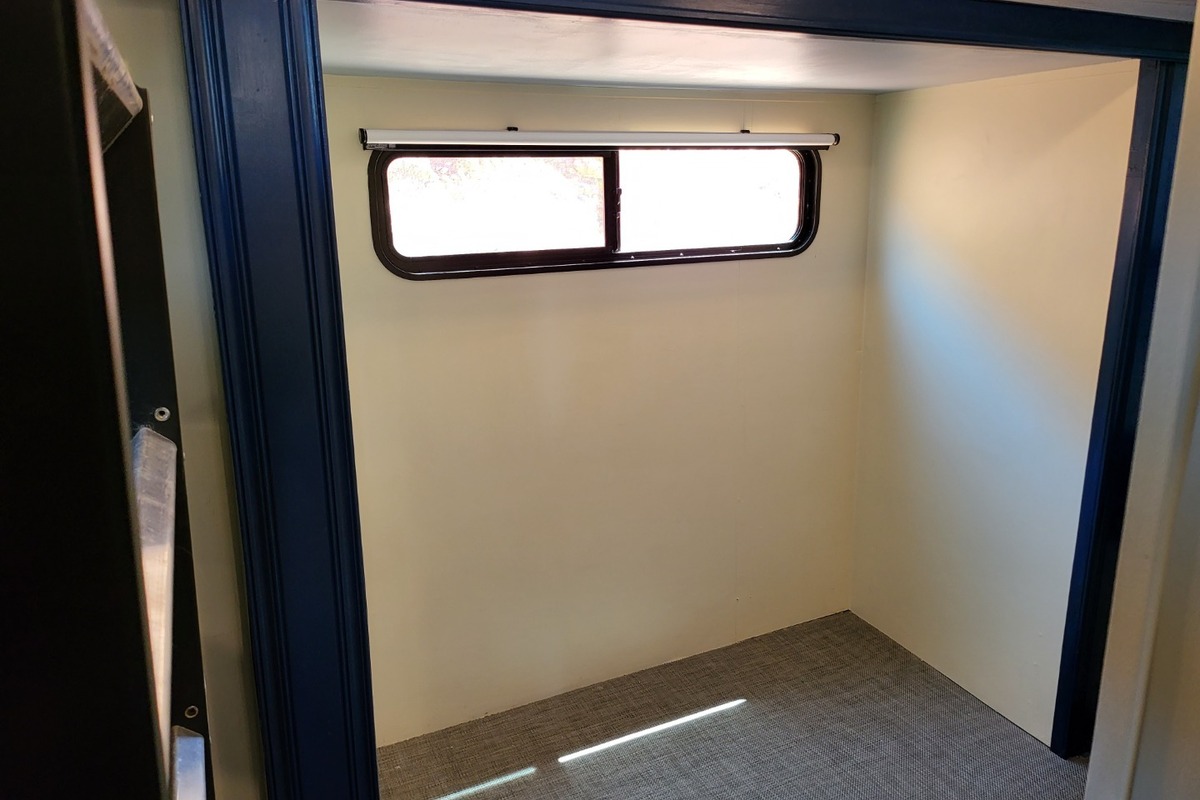 2021 Keystone Montana High Country 335BH 2 Bathrooms 2 A/C's Auto Level, 14