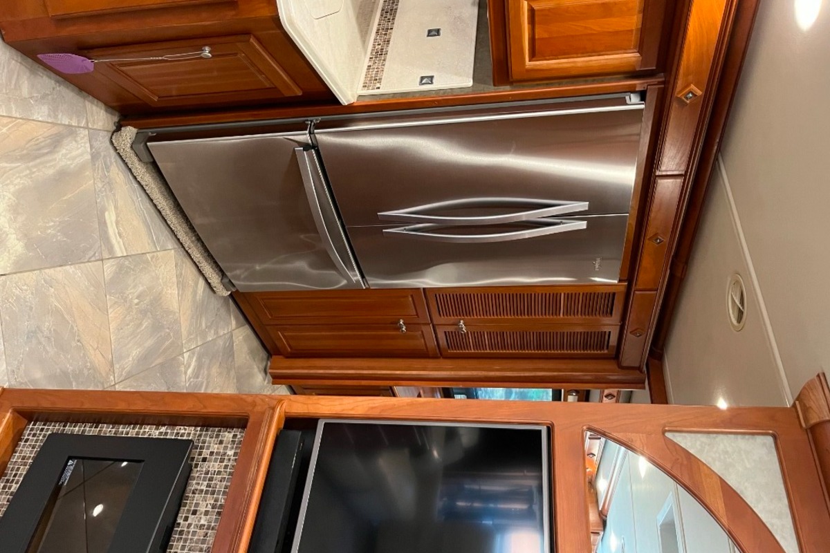 2015 Winnebago Journey 36M Diesel, 13