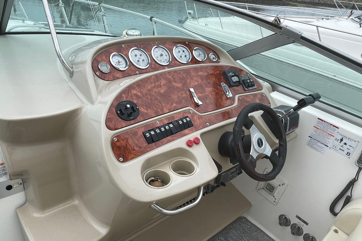 2003 Chaparral 320 Signature, 5