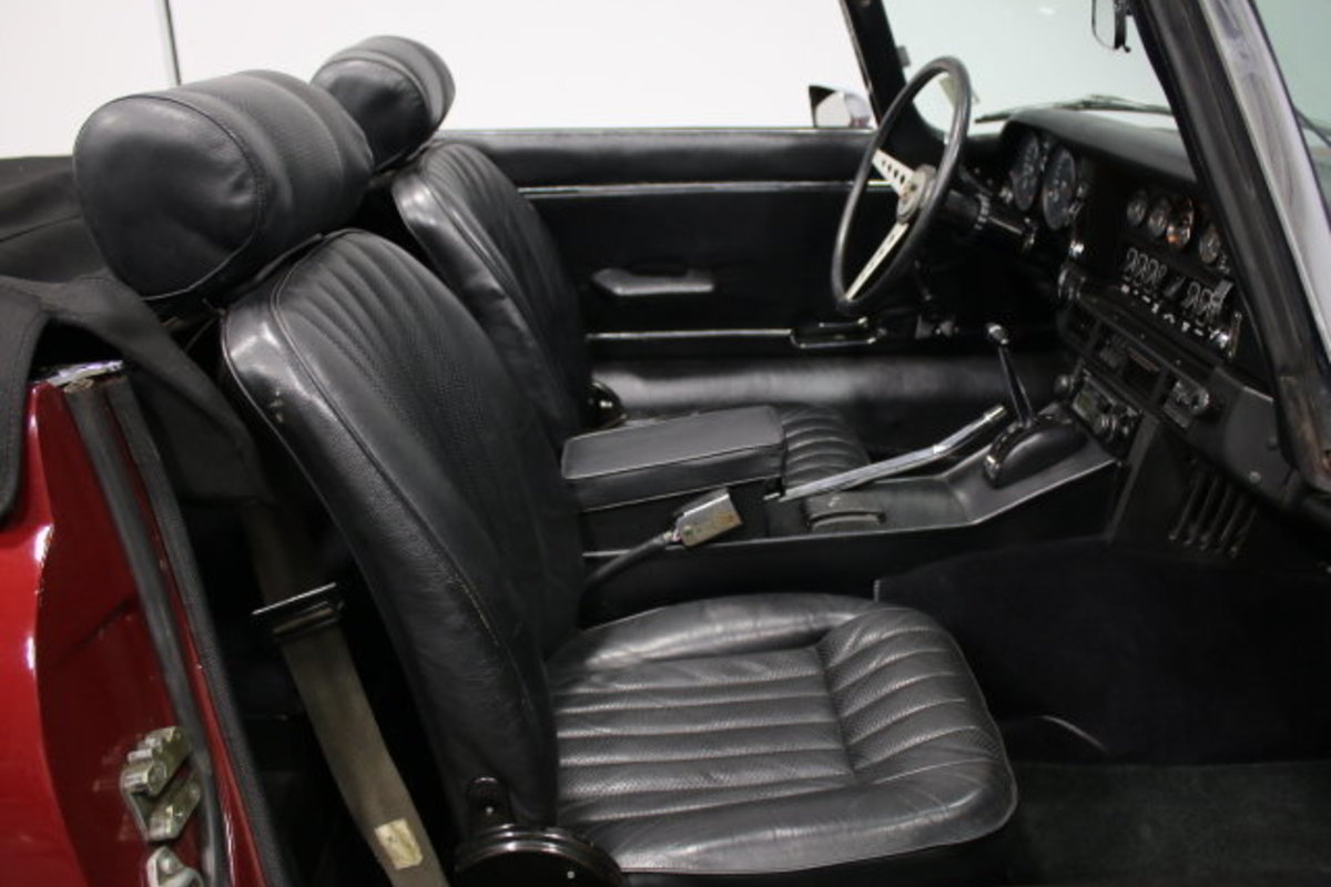 1974 Jaguar XKE, 33
