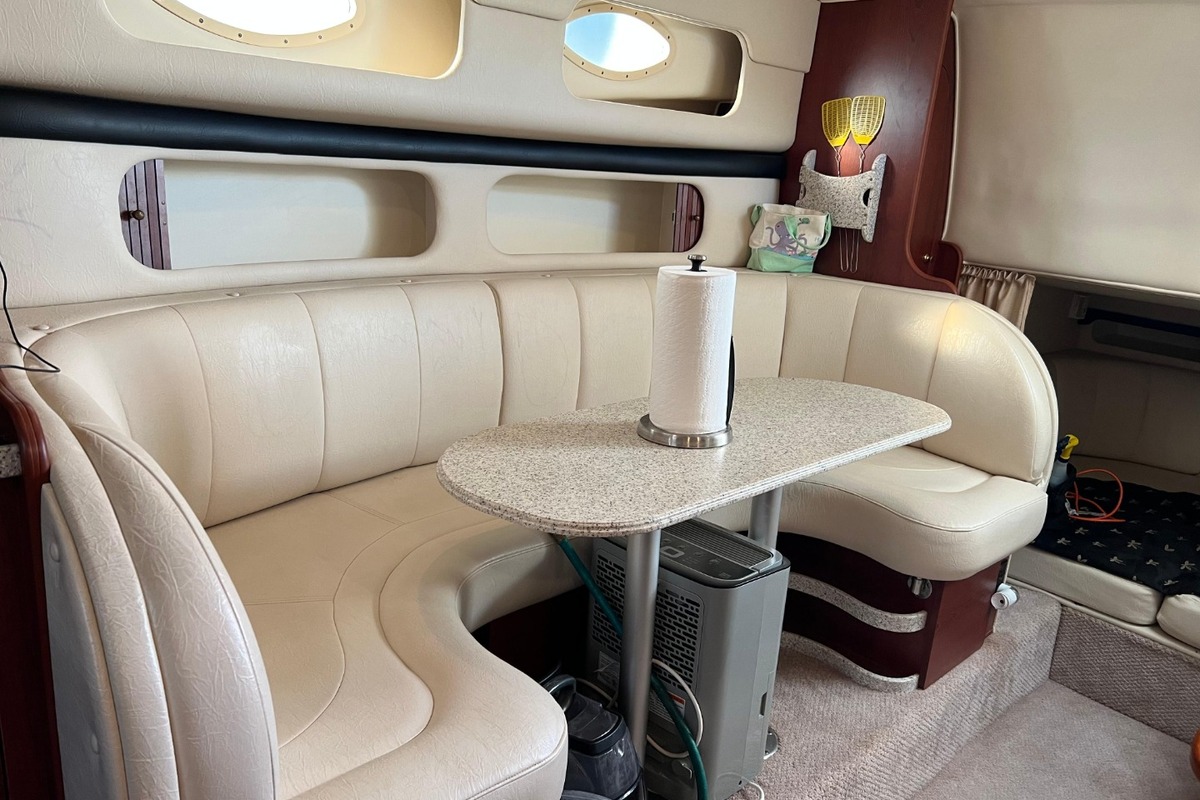 2002 Rinker 342 Fiesta Vee, 34