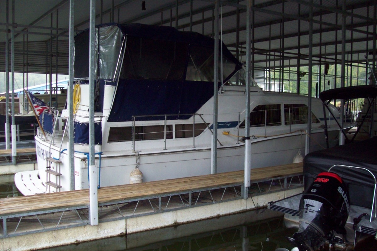 1979 Chris-Craft 350 Catalina    (REDUCED), 3
