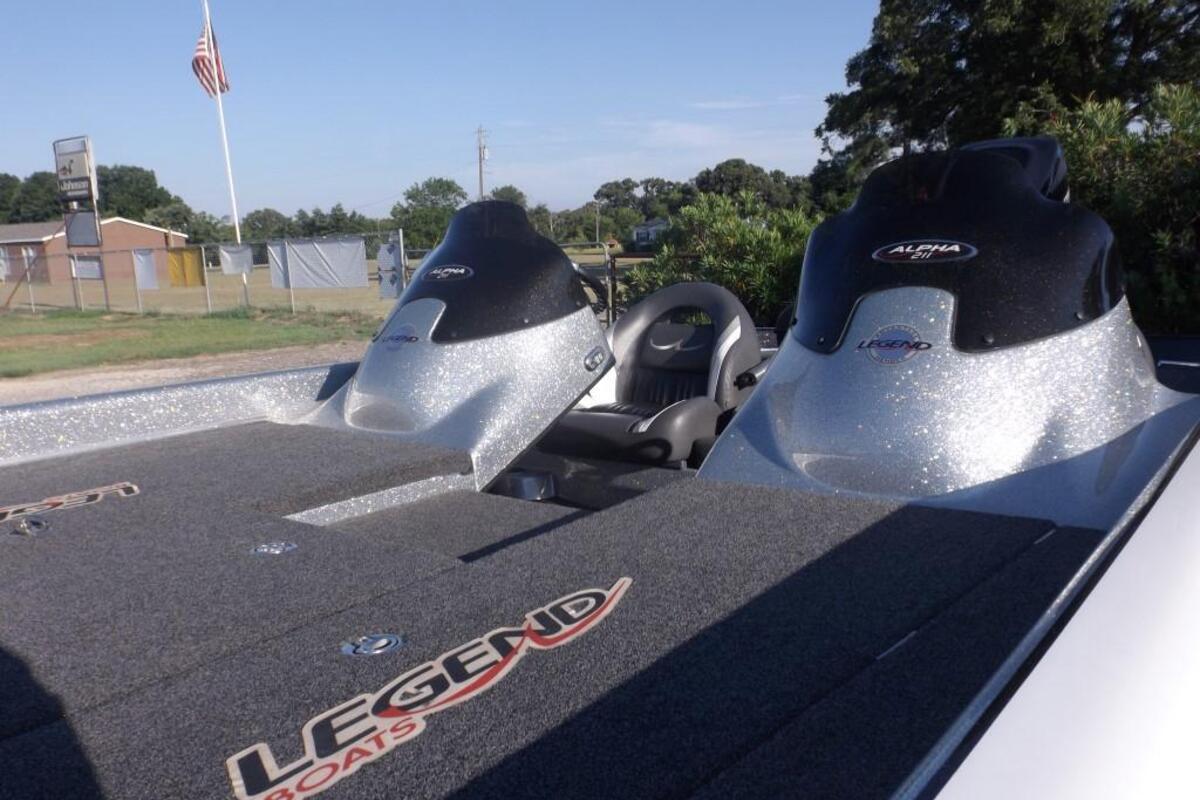 2012 Legend Boats Alpha 211 Dcx, 22
