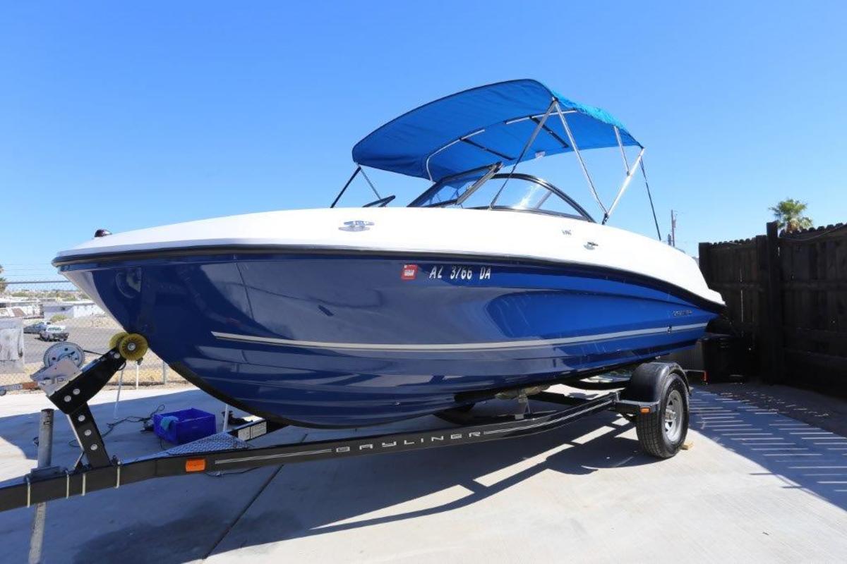 2016 Bayliner VR5, 24