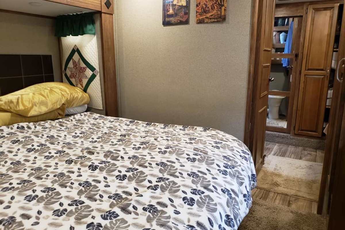 2018 Keystone Laredo 350 FB, 15