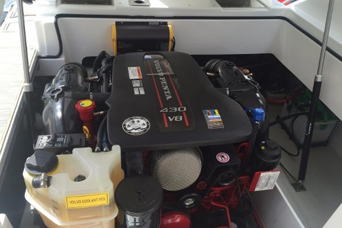 2016 Cobalt Boats A28, 25