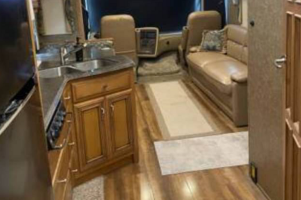 2015 Newmar Canyon Star class A Toy Hauler, 2
