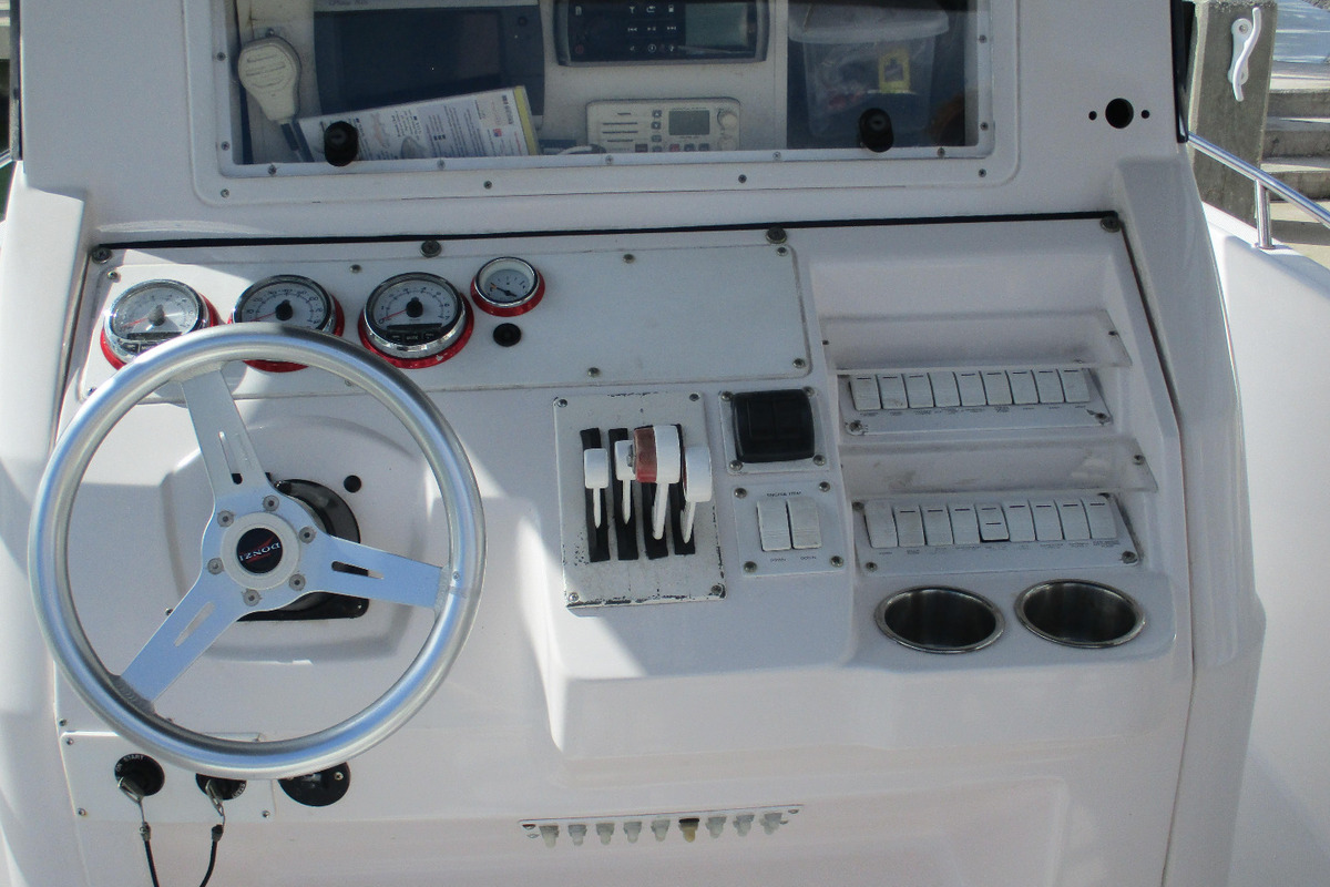 2002 Donzi ZF23, 19