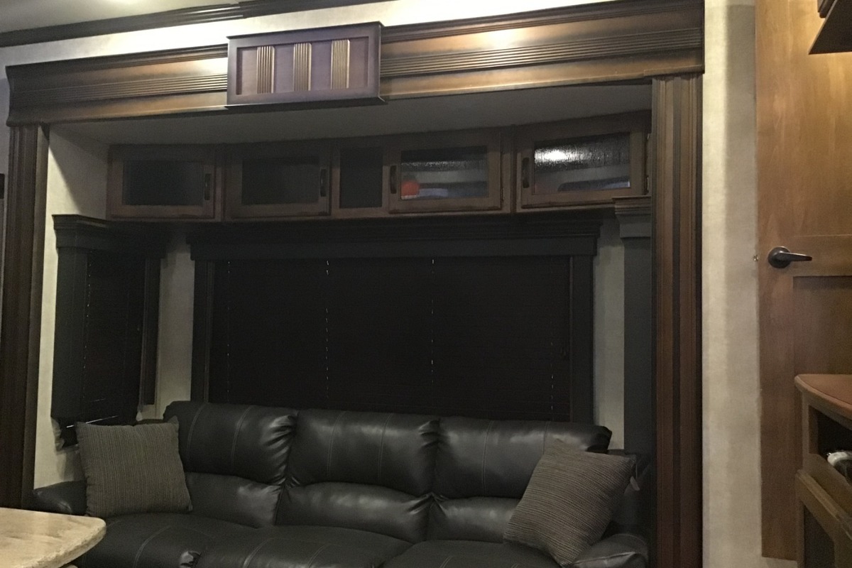 2014 KEYSTONE RAPTOR KING SUITE 332, 8