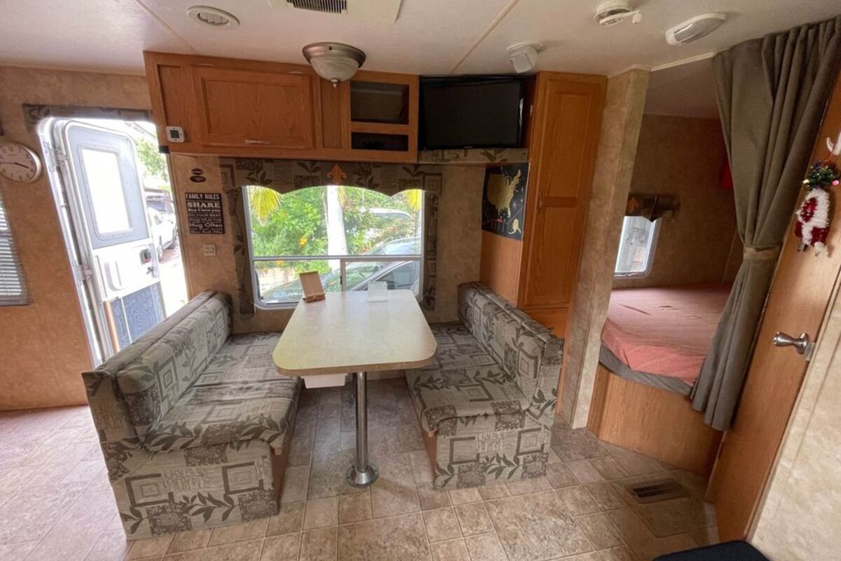 2007 Coachmen - Spirit of America 23 FKS, 10