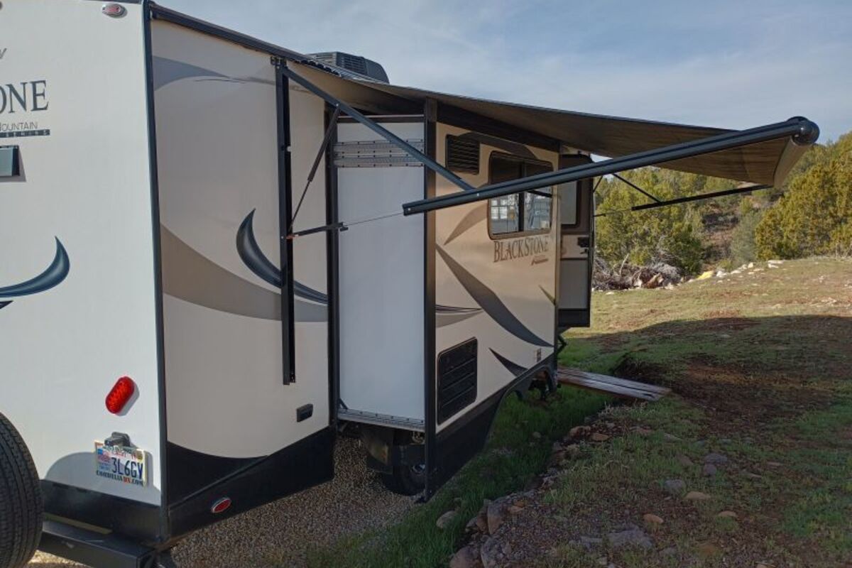 2017 Outdoors RV Mountain Series Blackstone 250 RKS, 9
