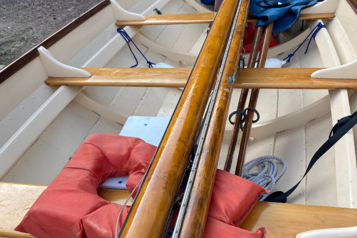 1990 Alpha Beachcomer Sailing dory, 3