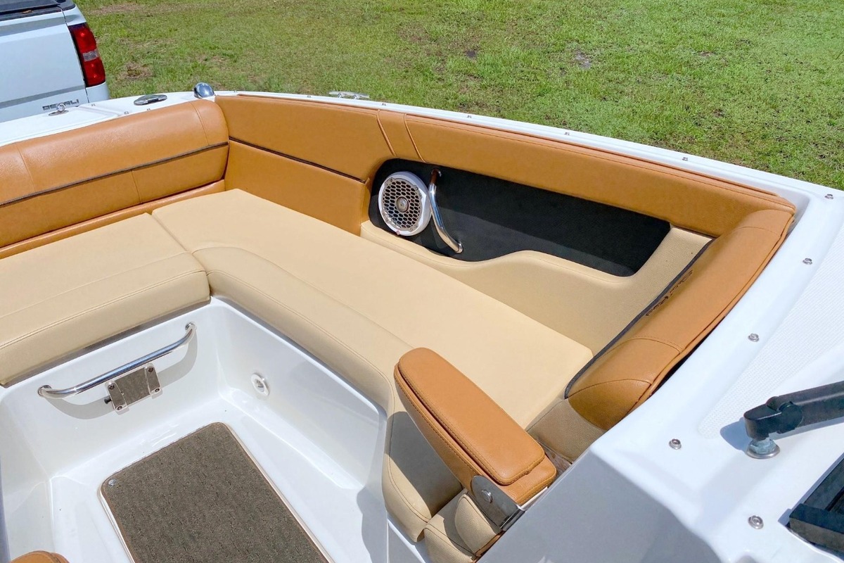 2015 Sea Ray 240 Sundeck, 6