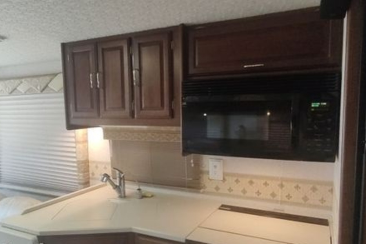 2003 Winnebago Journey DL RV, 3