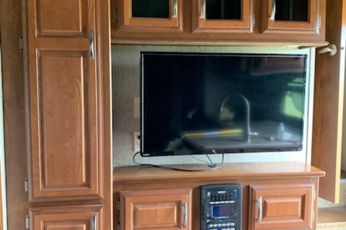 2014 ForestRiver Sabre Tan, 4