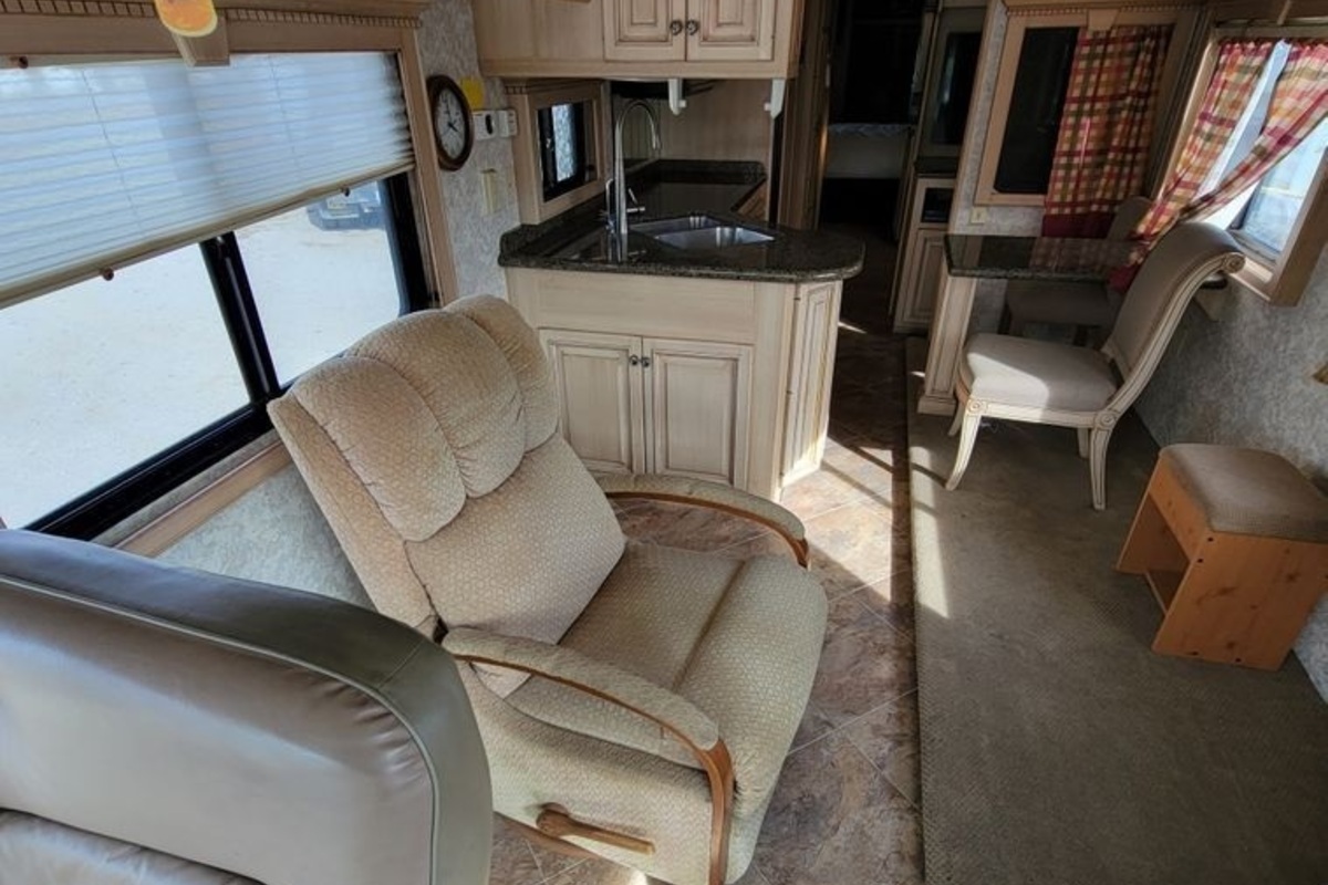 2002 Spartan K2 Travel Supreme, 4