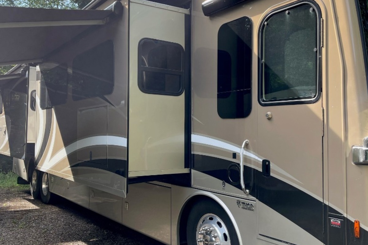 2016 Thor Motor Coach Venitian T42, 4