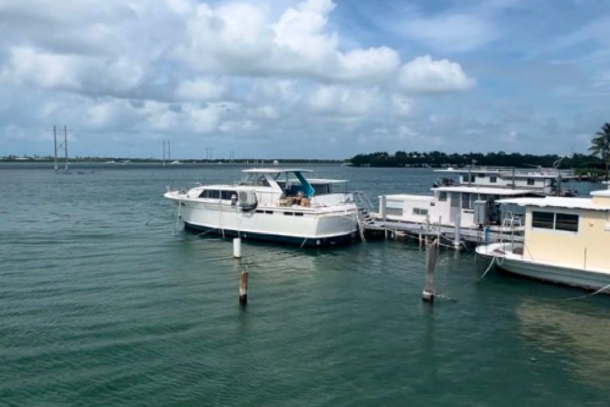 2018 Myacht Houseboats Catamaran Cruiser, 1