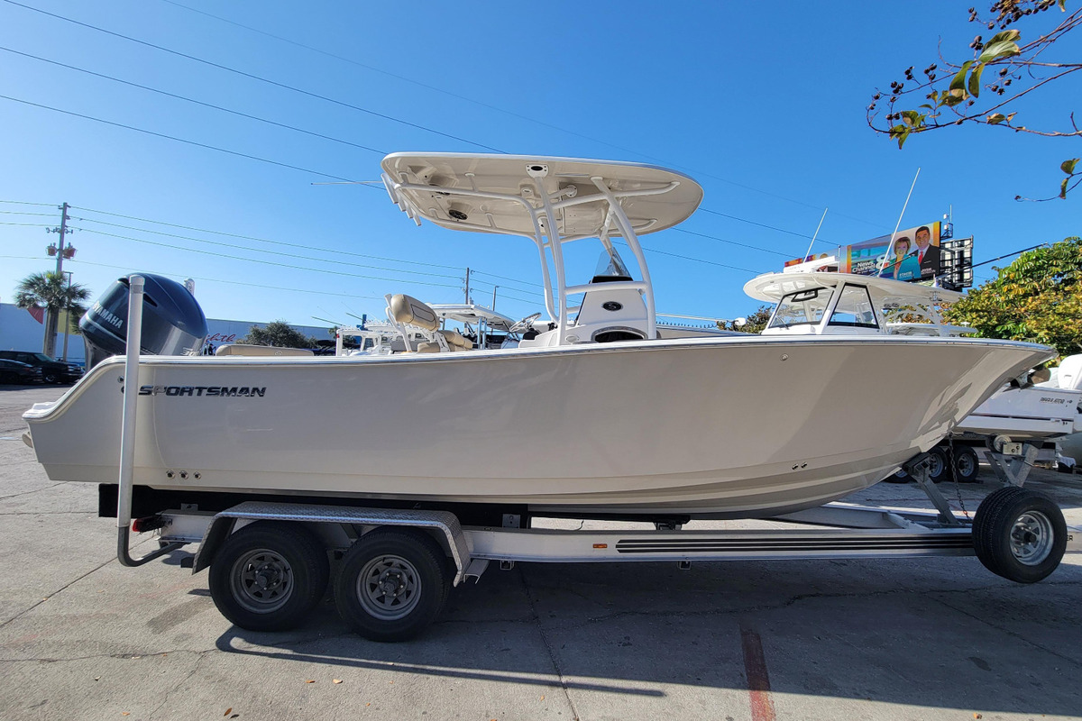 2015 Sportsman Boats Heritage 251, 1