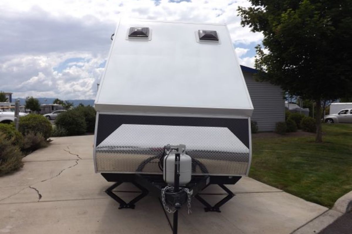 2009 CHALET EXPLORER 16, 1