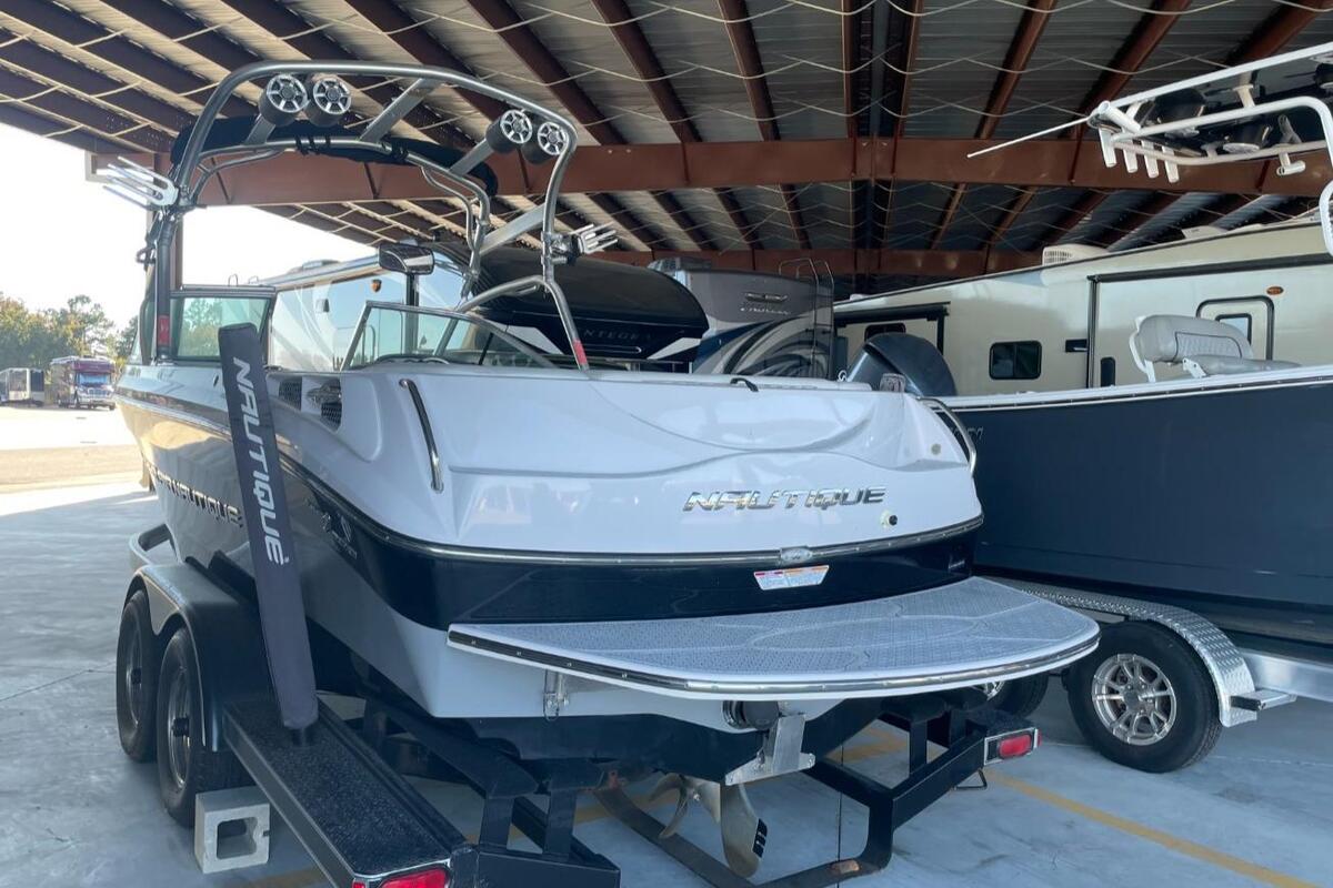 2008 Correct Craft Super Air Nautique 220, 7