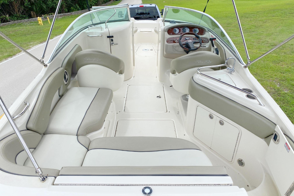 2006 Sea Ray 240 Sundeck, 20