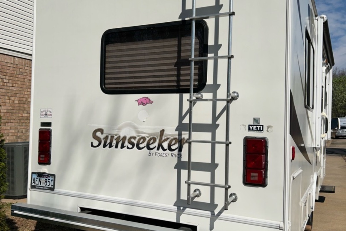 2010 Forest River Sunseeker 2600SL, 2