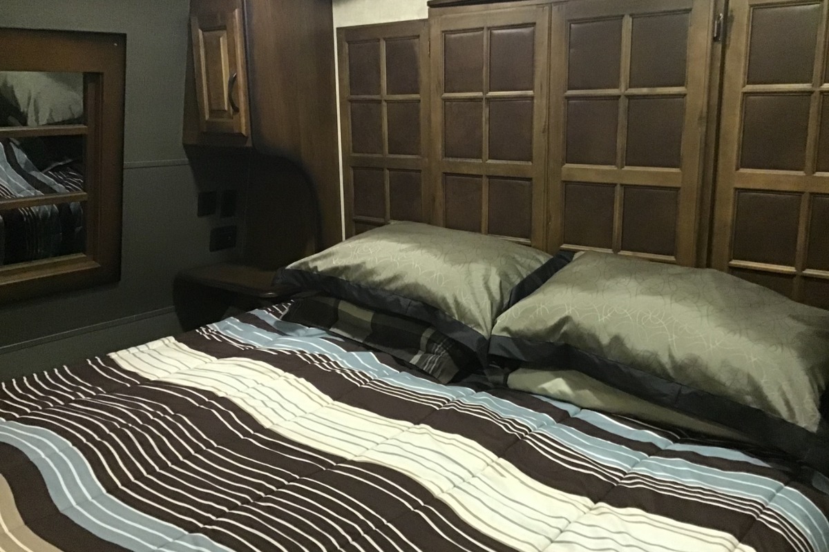 2014 KEYSTONE RAPTOR KING SUITE 332, 13