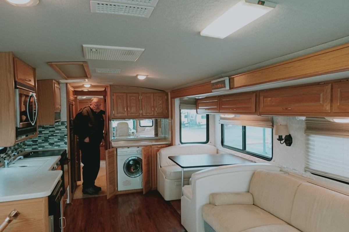 1999 fleetwood bounder 39z in Killeen, TX