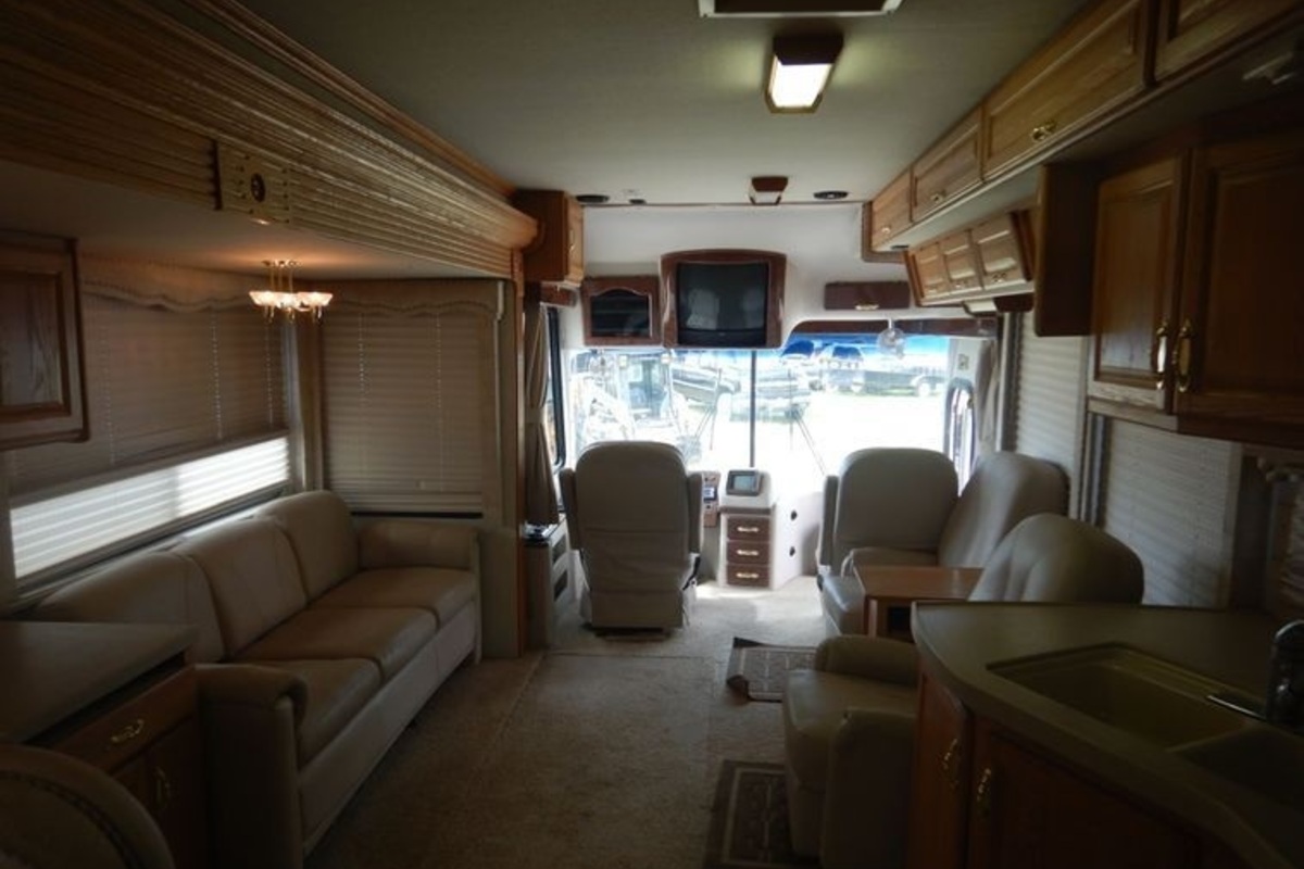 2002 Freightliner RV, 0