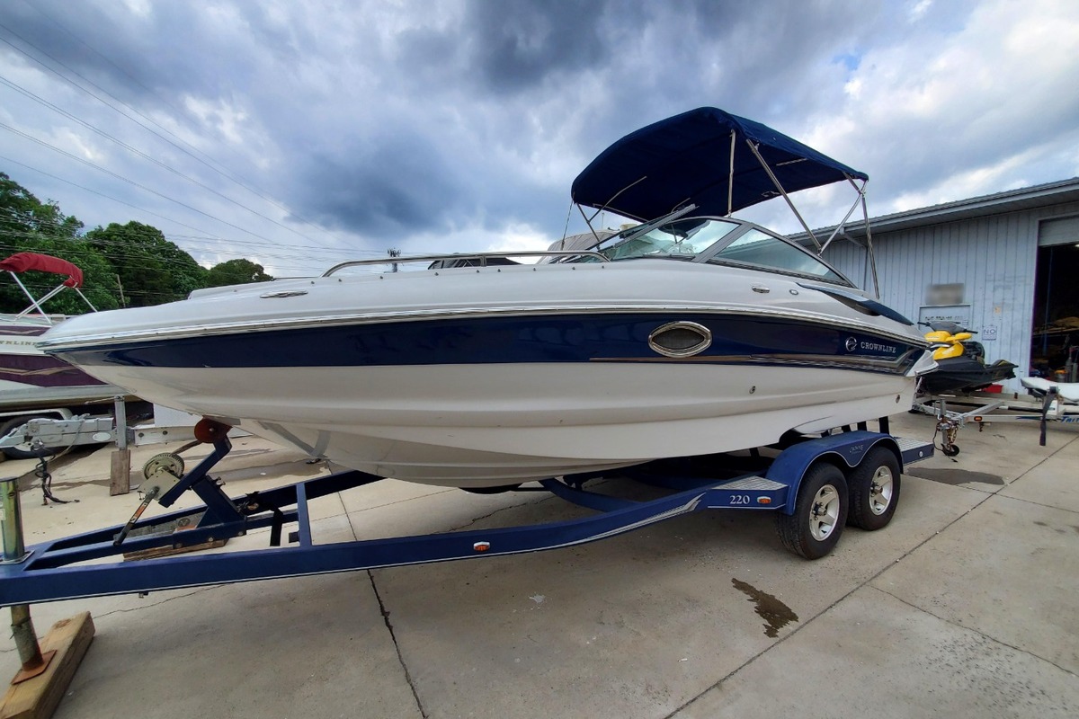 2007 Crownline 220 EX, 1