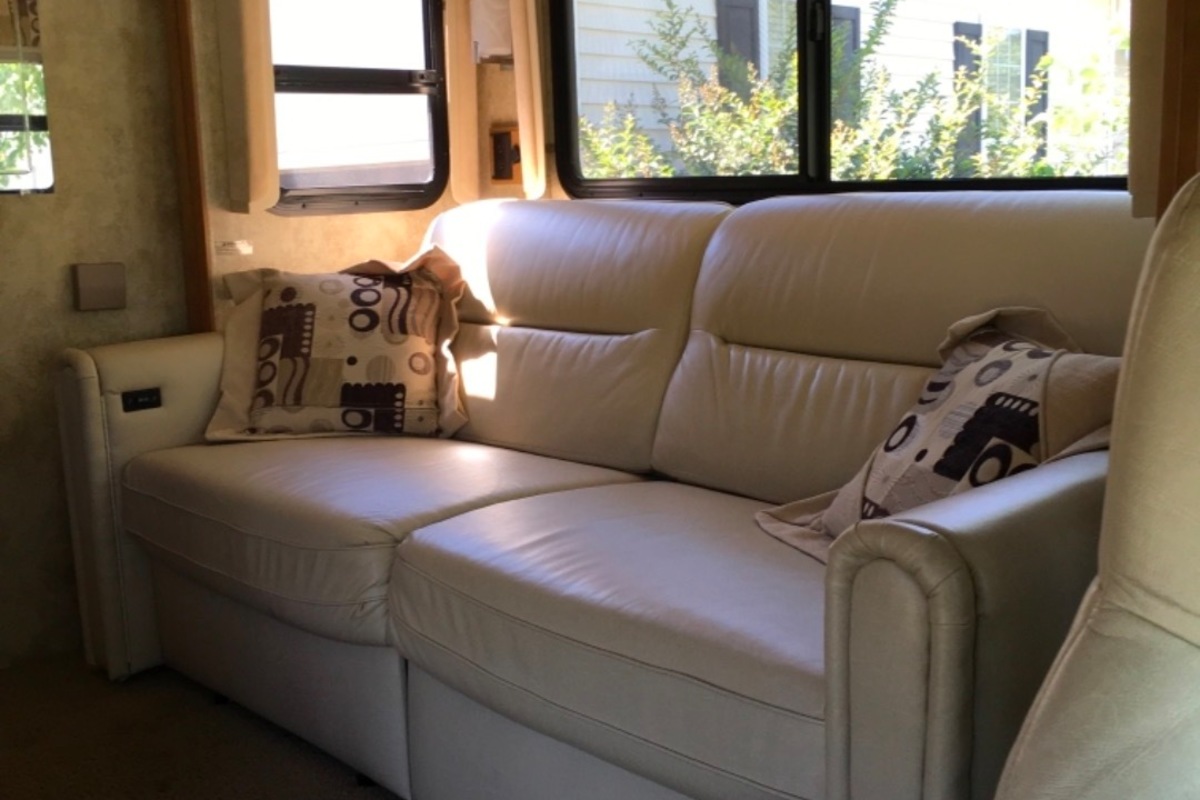2012 Winnebago Aspect 28t, 9