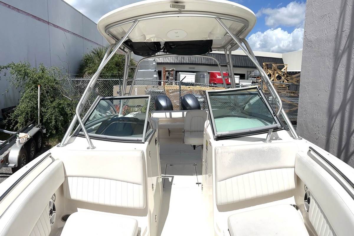 2015 Robalo R247, 13