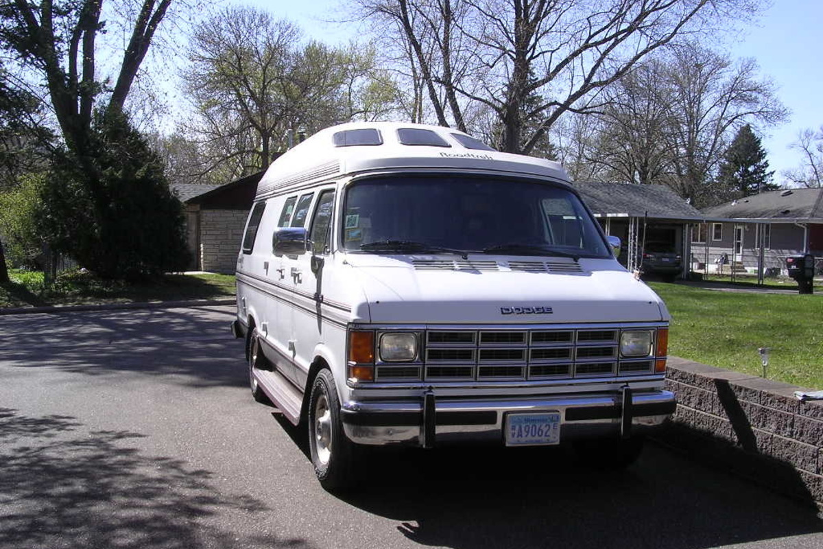 1992 Dodge Roadtrek 190 Popular Mag wheels, trailer hitch, 9