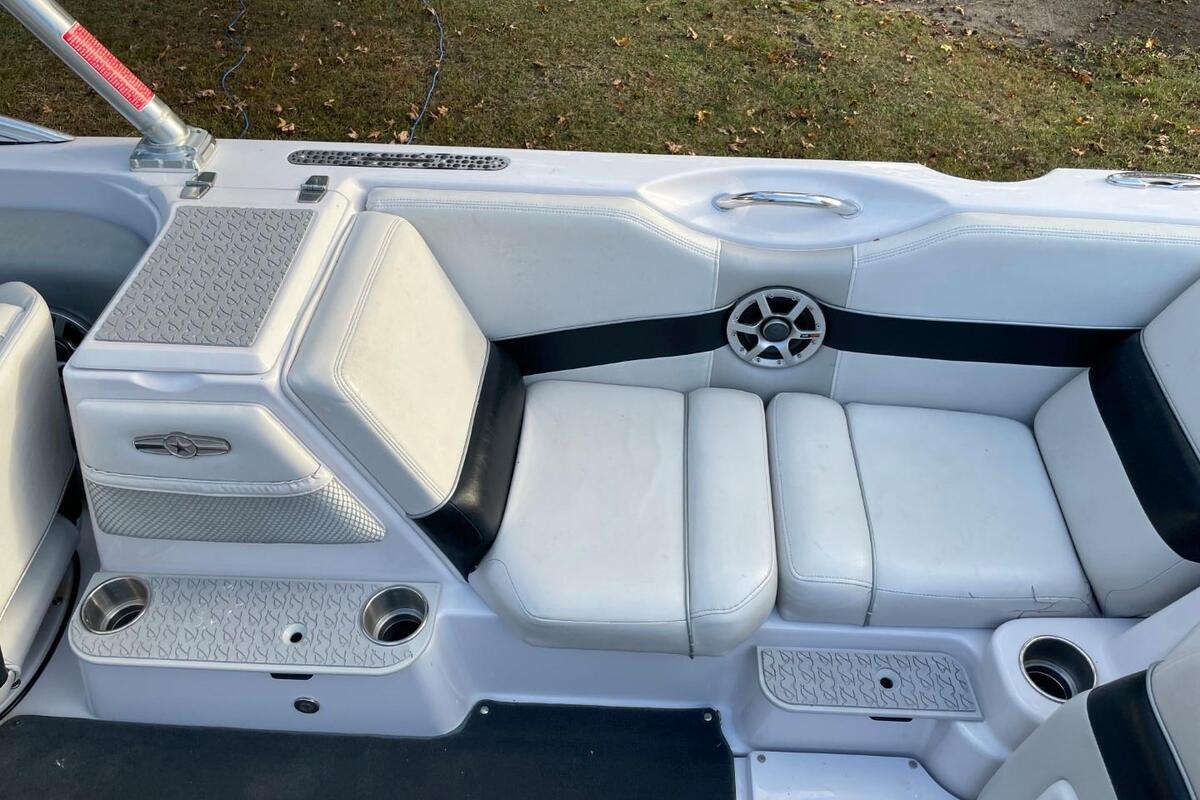 2008 Correct Craft Super Air Nautique 220, 13