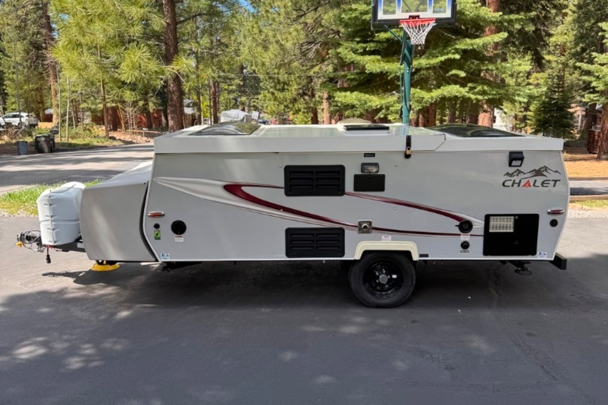 2016 Chalet RV Arrowhead Classic, 2