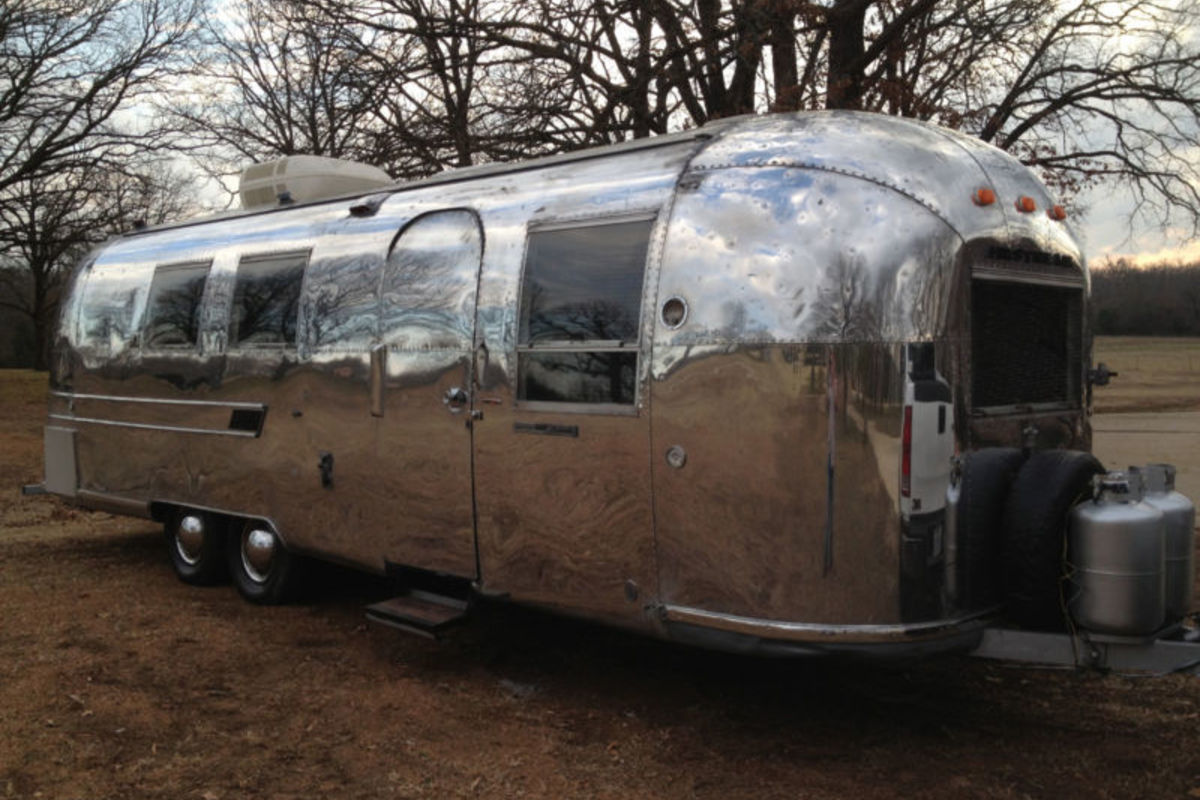 1968 Airstream Land Yacht Ambassador, 4