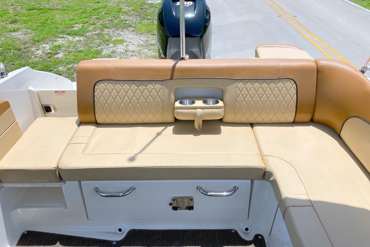 2015 Sea Ray 240 Sundeck, 14