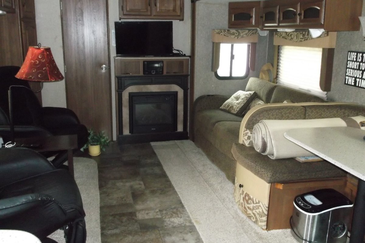 2014 coachmen 302FKV, 7