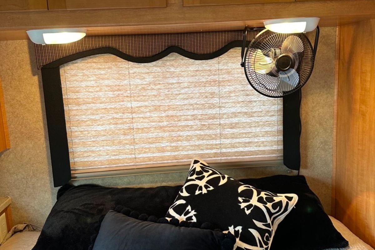 2010 Forest River Sunseeker 2600SL, 8