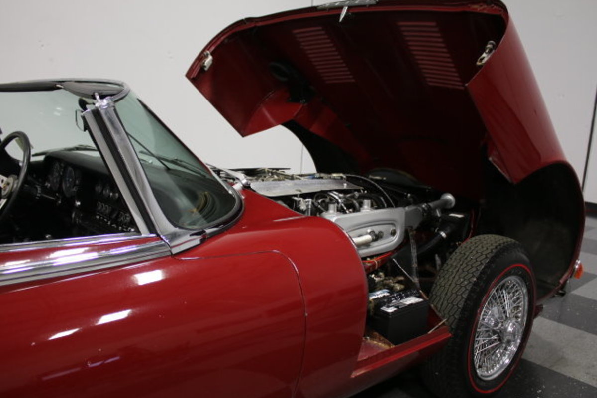 1974 Jaguar XKE, 22