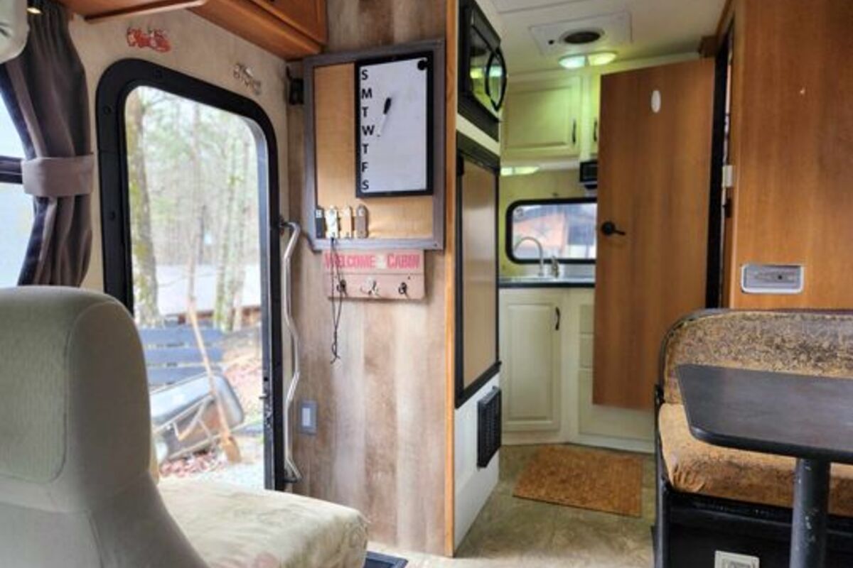 2012 Thor Majestic 19G, 5