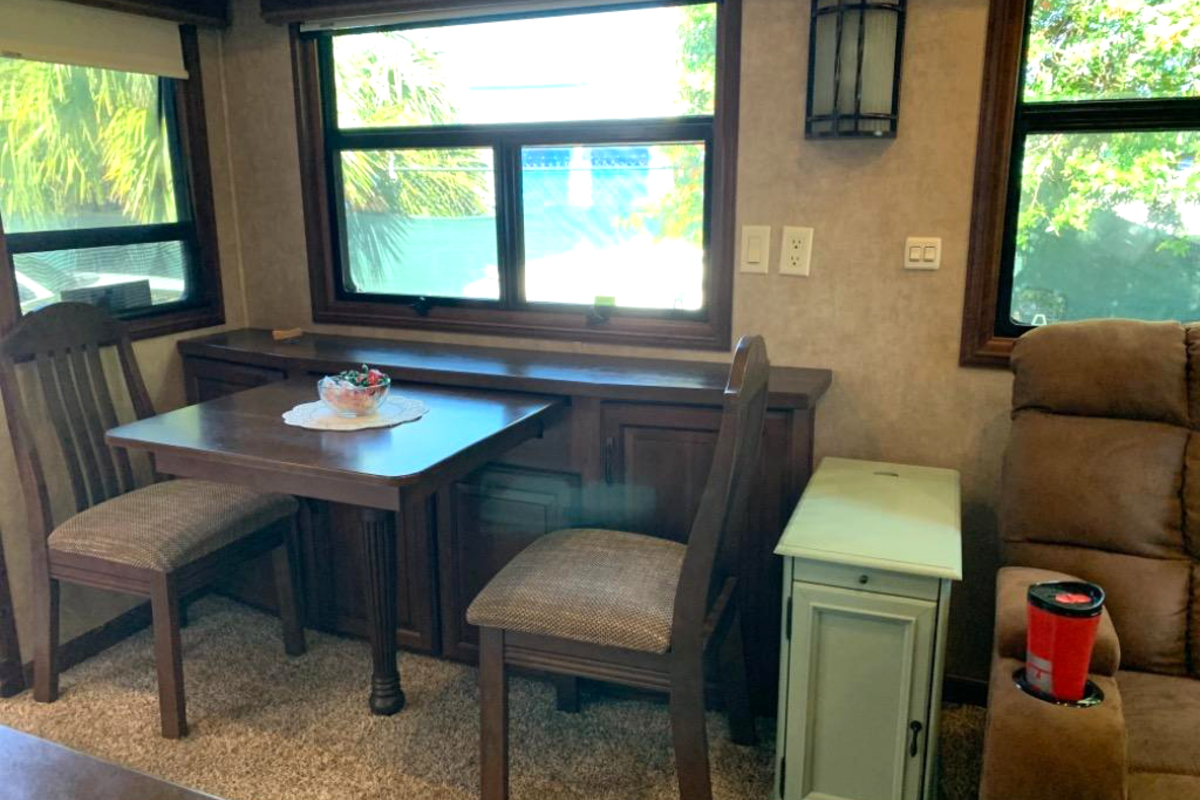 2014 DRV Mobile Suites Estates 38 RSB3, 14