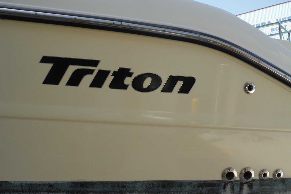 2007 Triton Boats 351 Express, 7