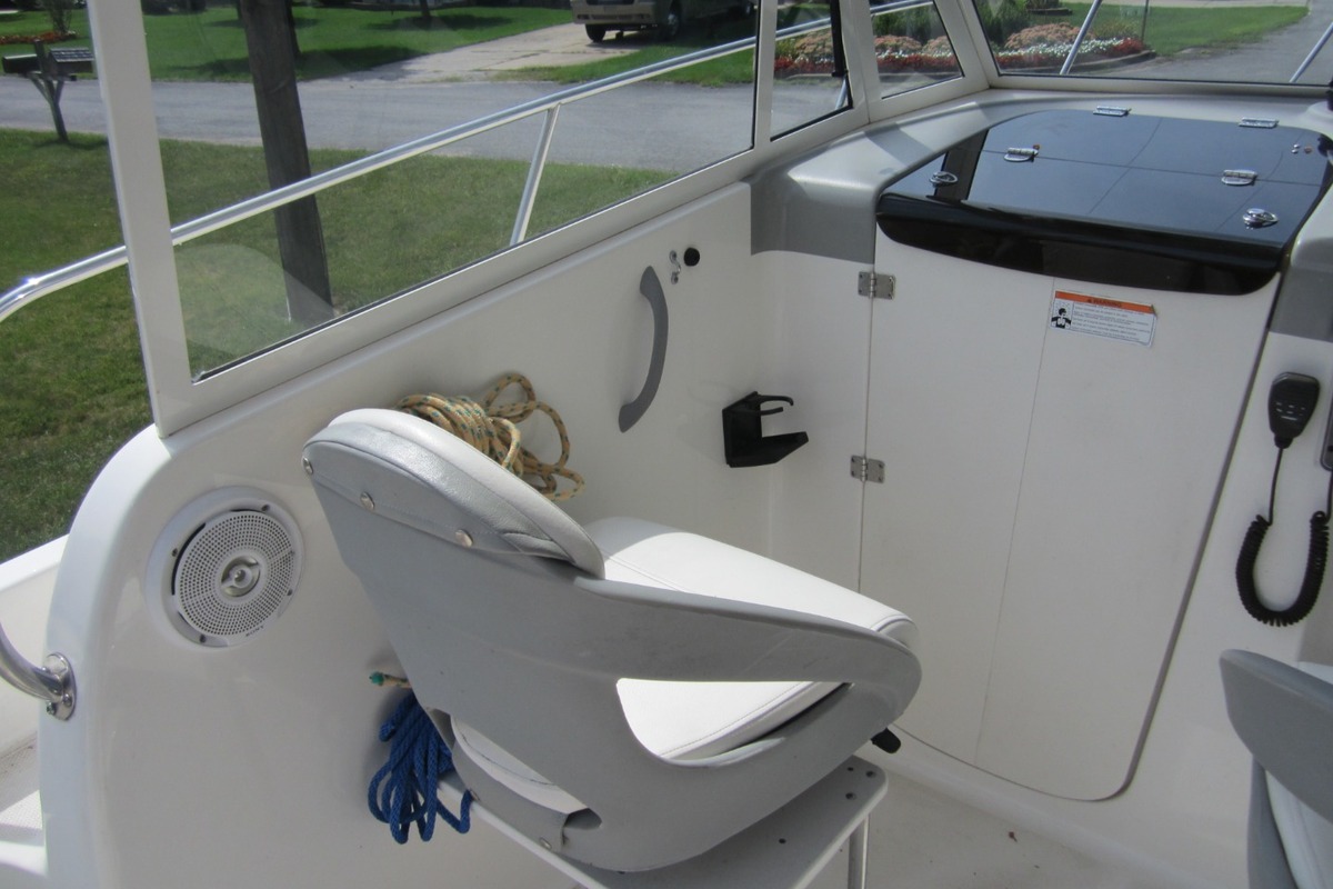 2011 Trophy Trophy 2102, 8