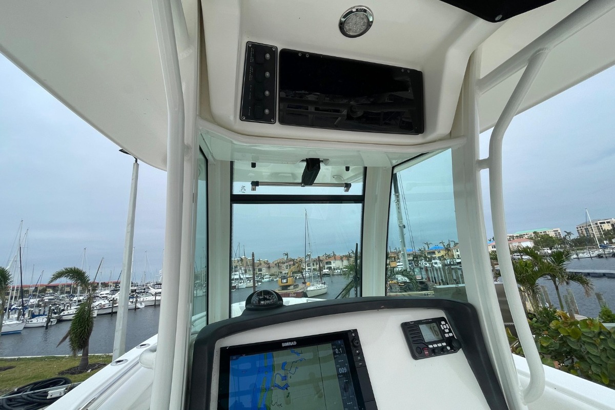 2014 Boston Whaler 280 Outrage, 8