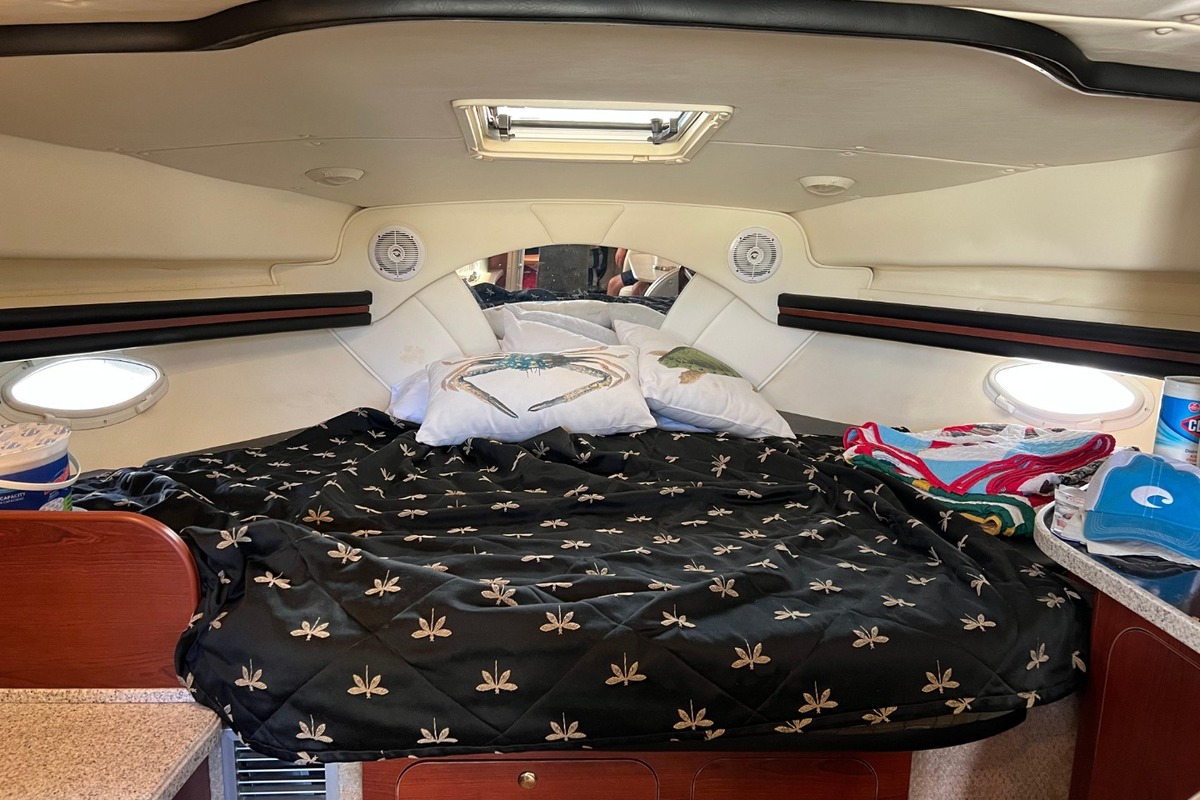 2002 Rinker 342 Fiesta Vee, 35