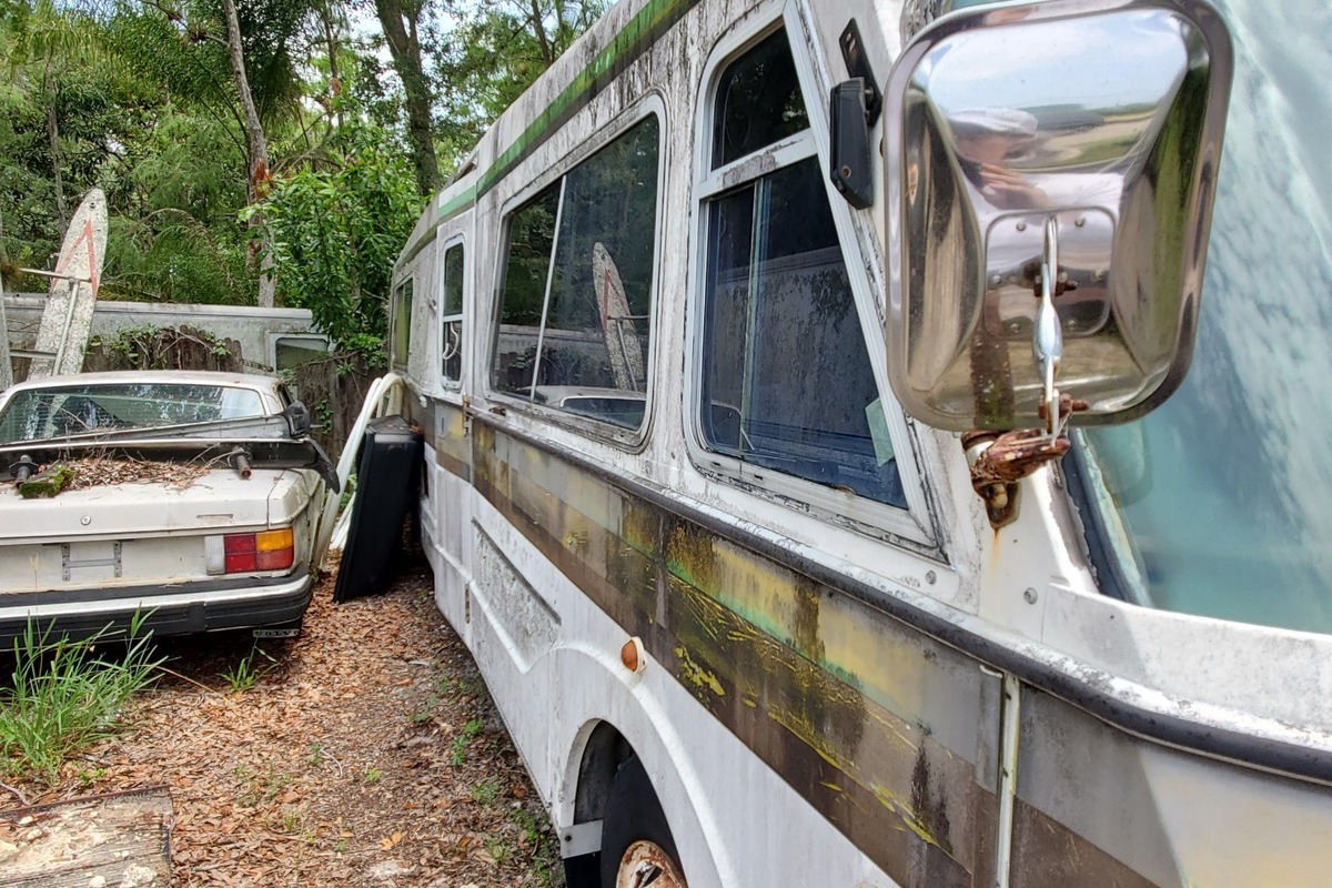1976 FMC J310, 1
