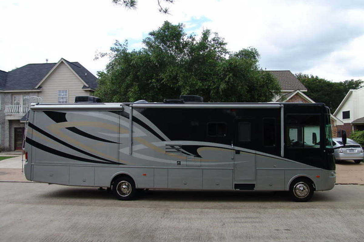 2007 R-Vision Trail-Aire 35', 1