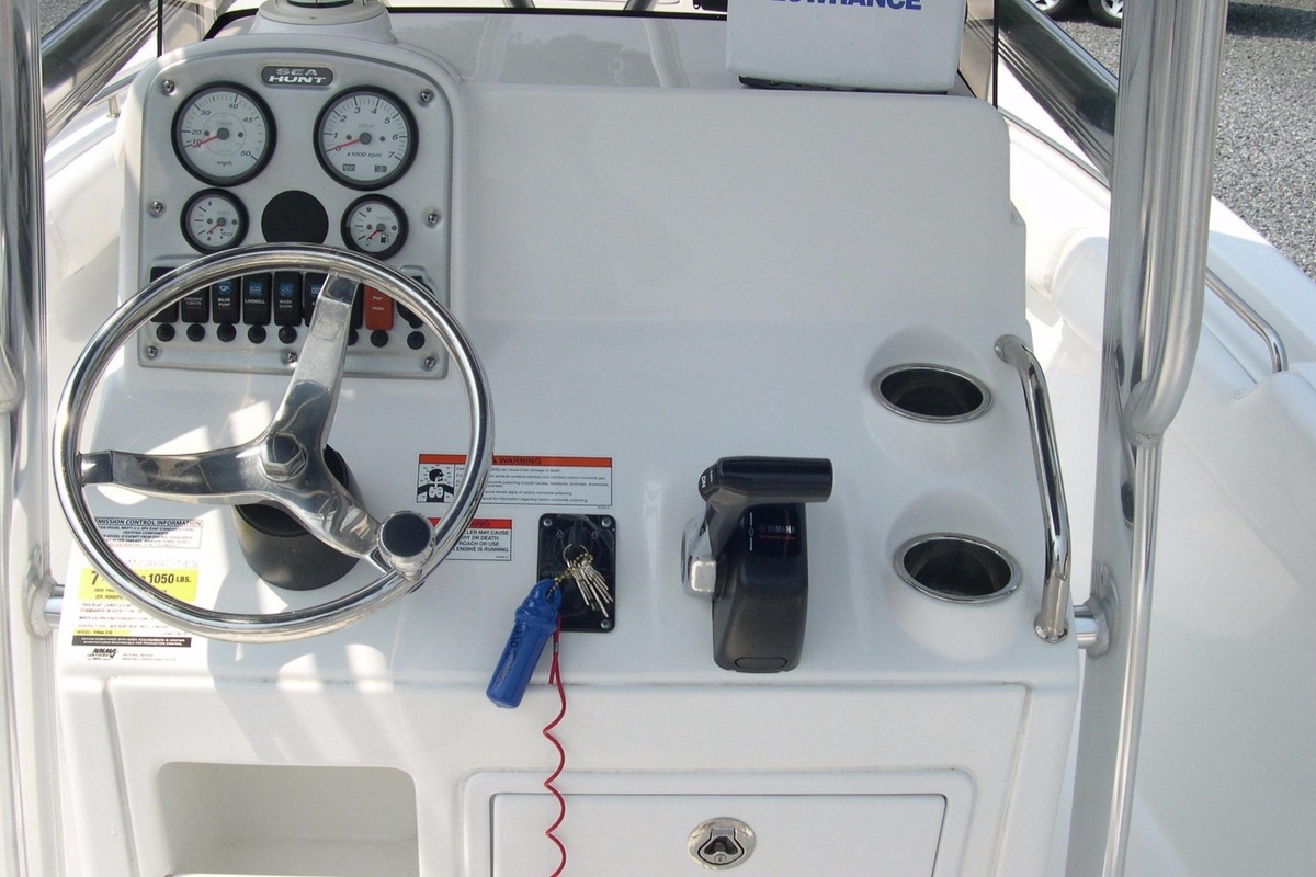 2012 Sea Hunt 210 Triton, 5